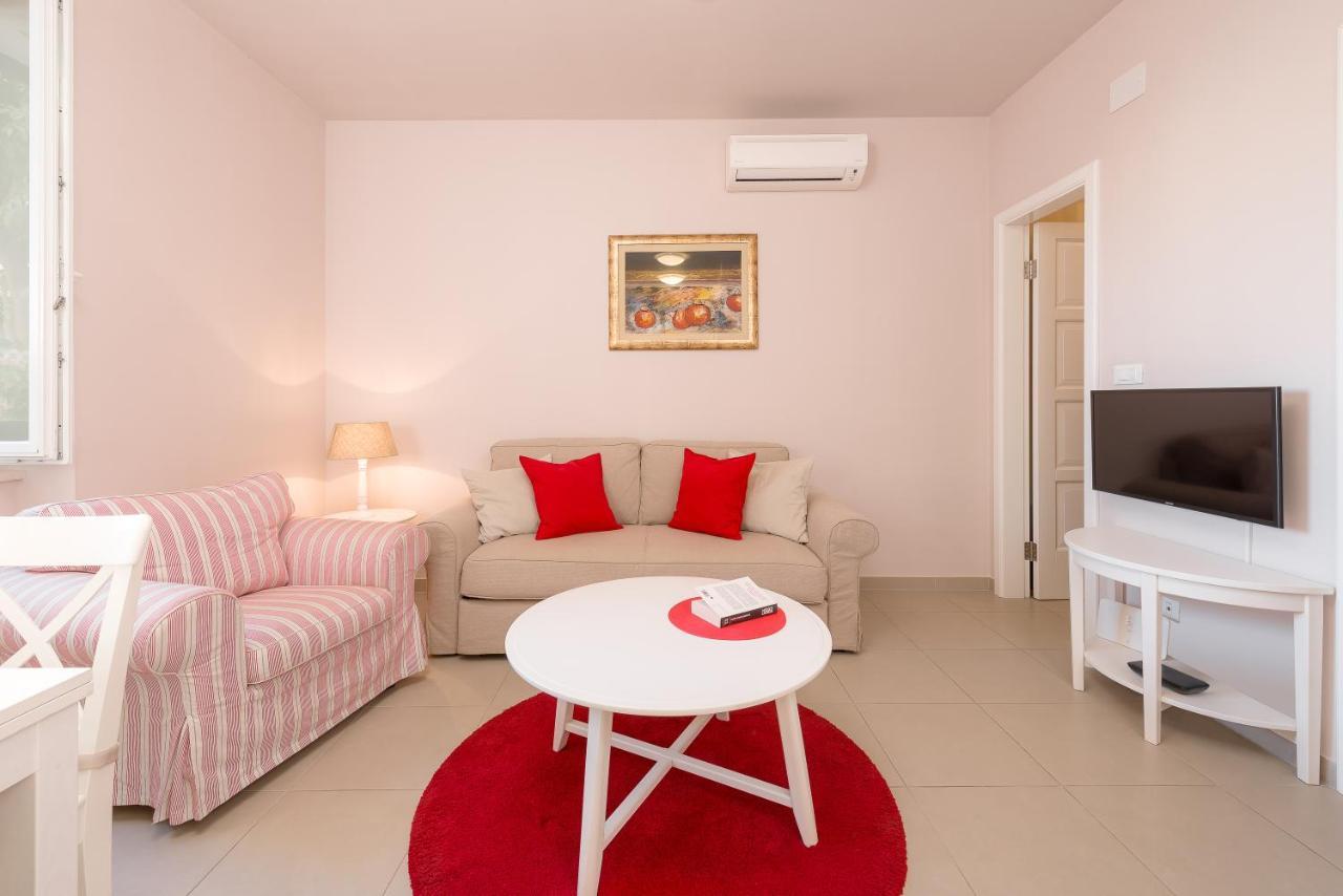 Ora Apartment *