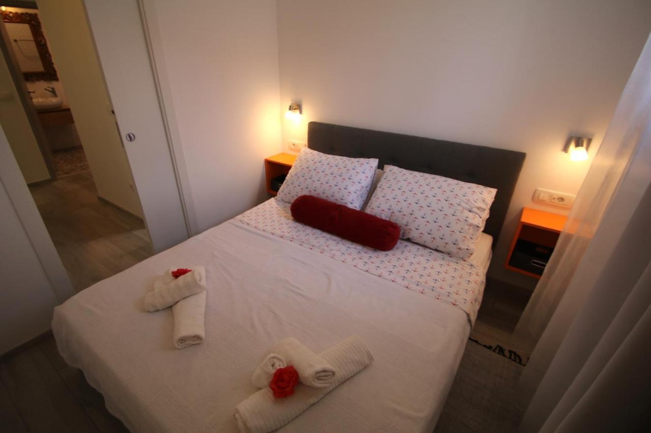 And Cozy In The Centre Of Apartment