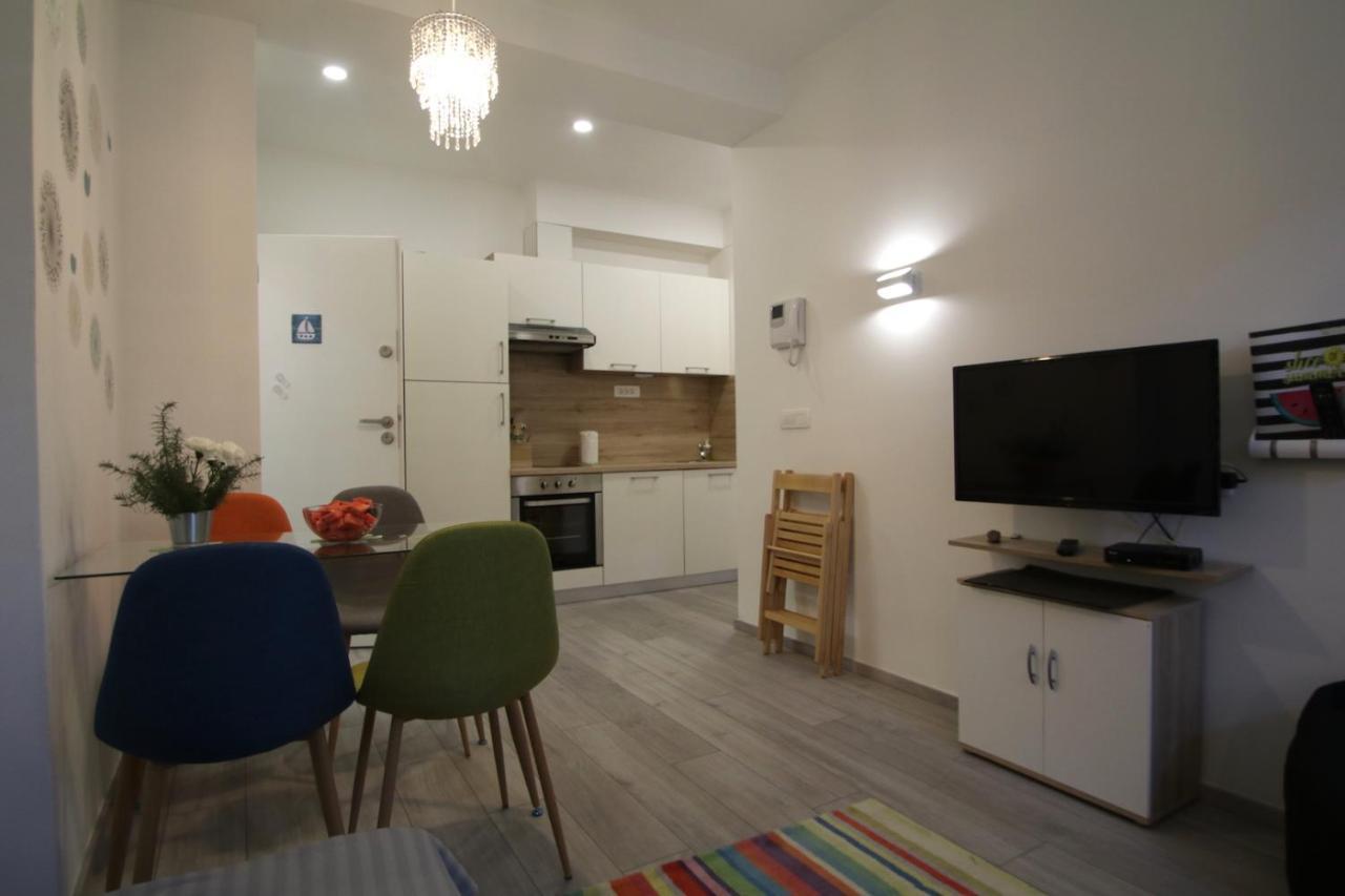 Apartment And Cozy In The Centre Of *