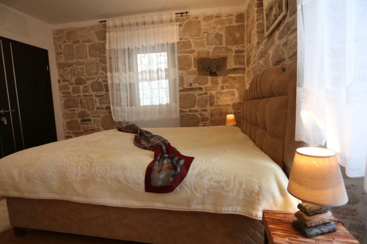 Nikolla Apartment Split