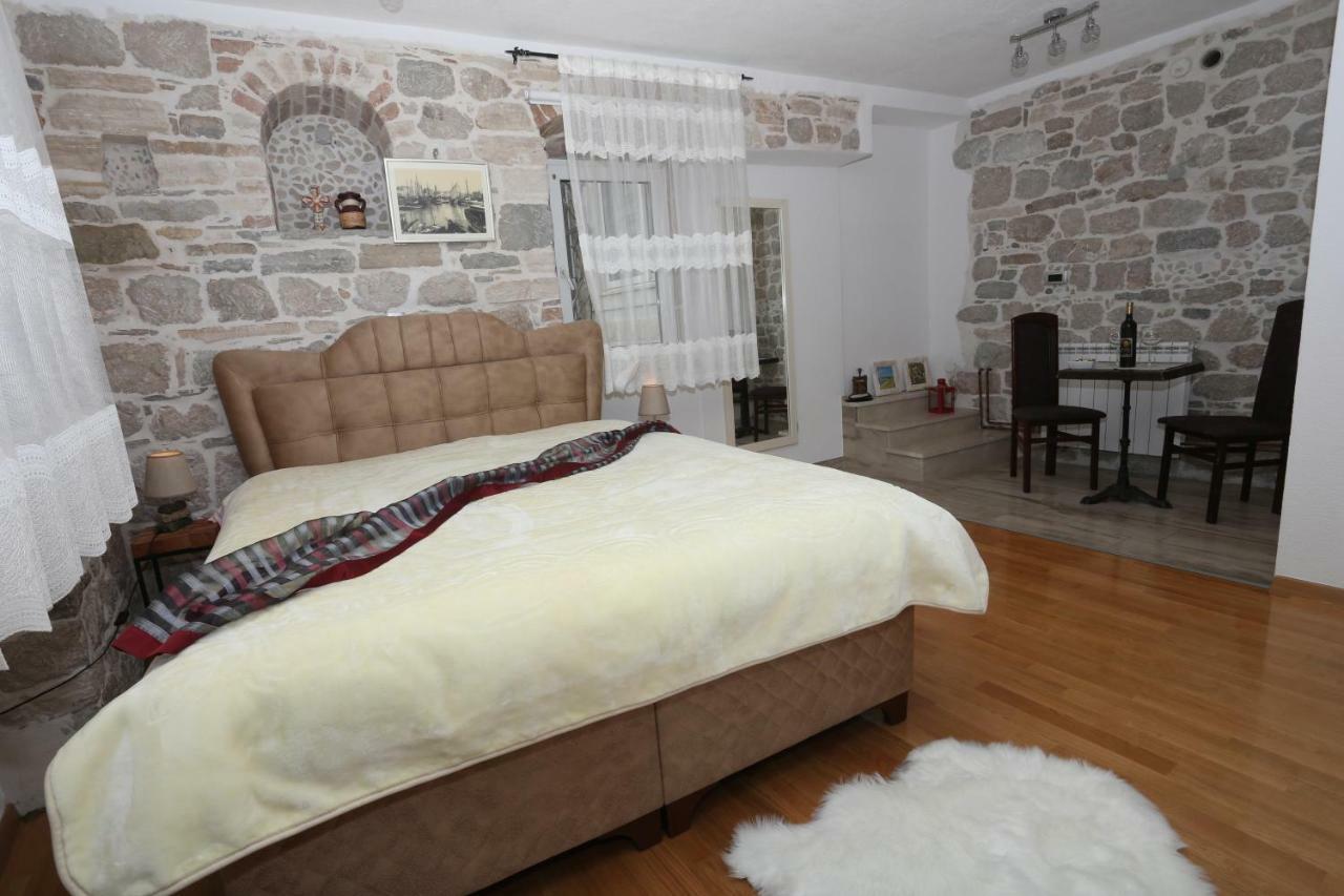 Nikolla Apartment