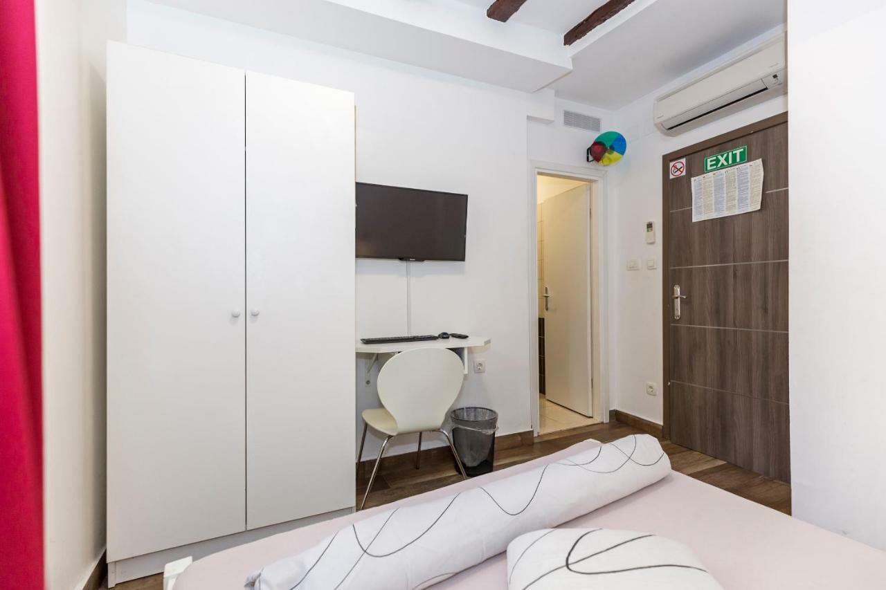 Apinelo & Guest house 3*