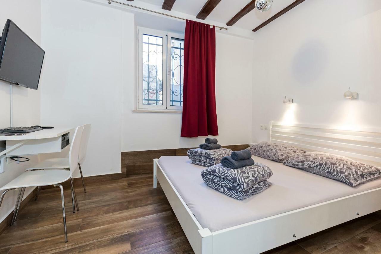 Guest house Apinelo &