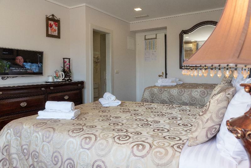 Metropole Luxury Bed & Breakfast 4*