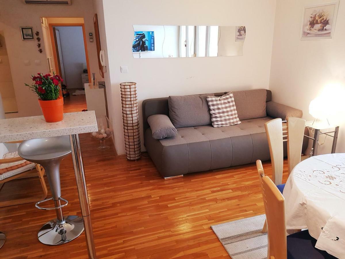 Ante Apartment Split