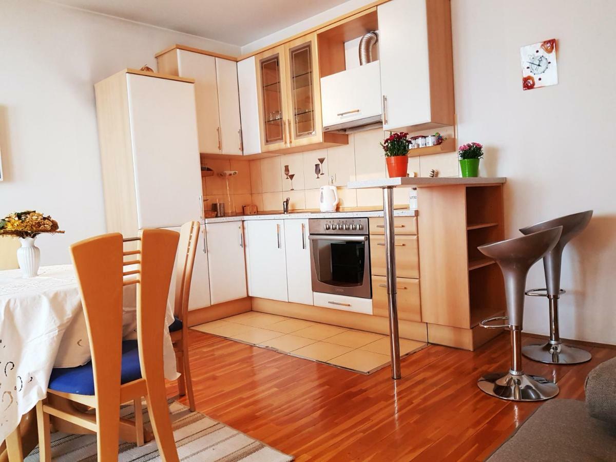 Ante Apartment *