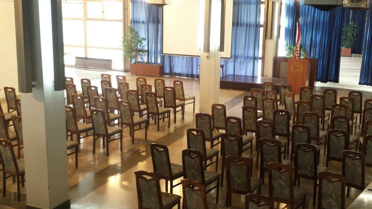 Zagreb 2*