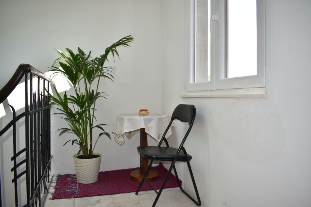 Dante Apartment