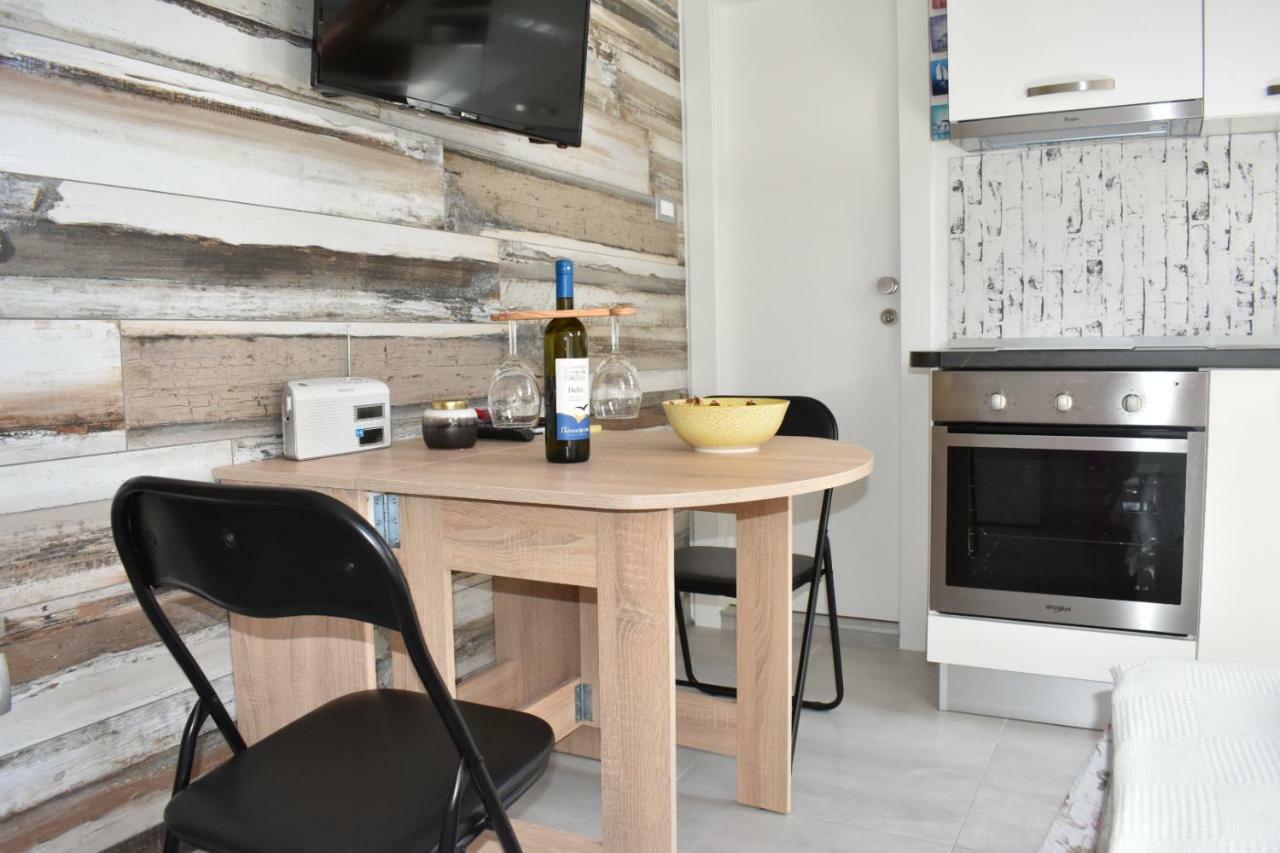 Dante Apartment