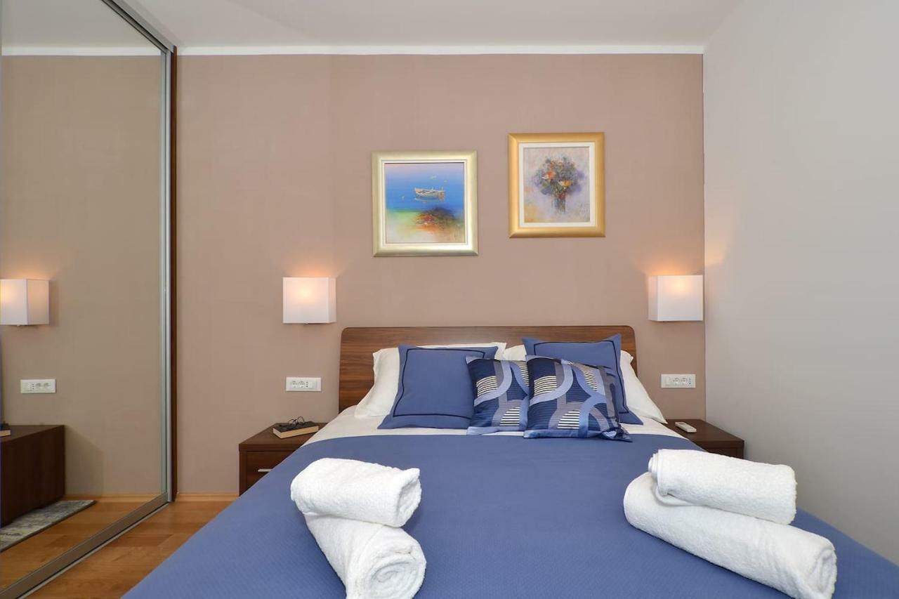 Brand New Luxury Blue Gallery Apartment
