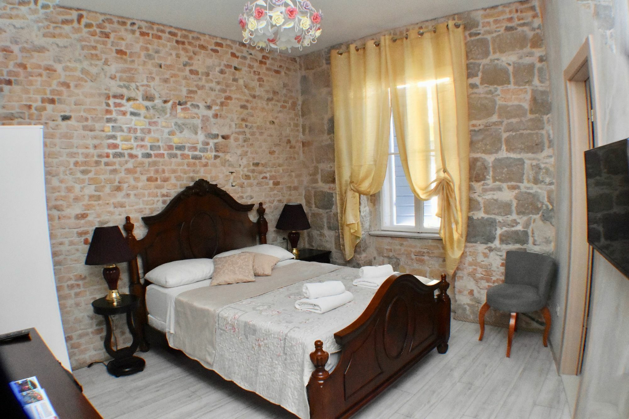 Pietra Rossa 4* Split