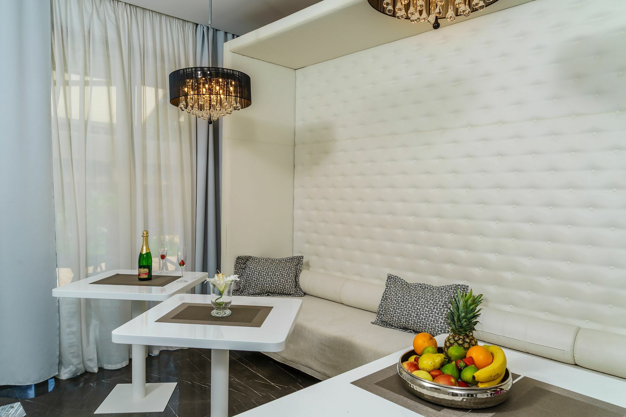 Acomodação com café da manhã  Oasis Life 4*