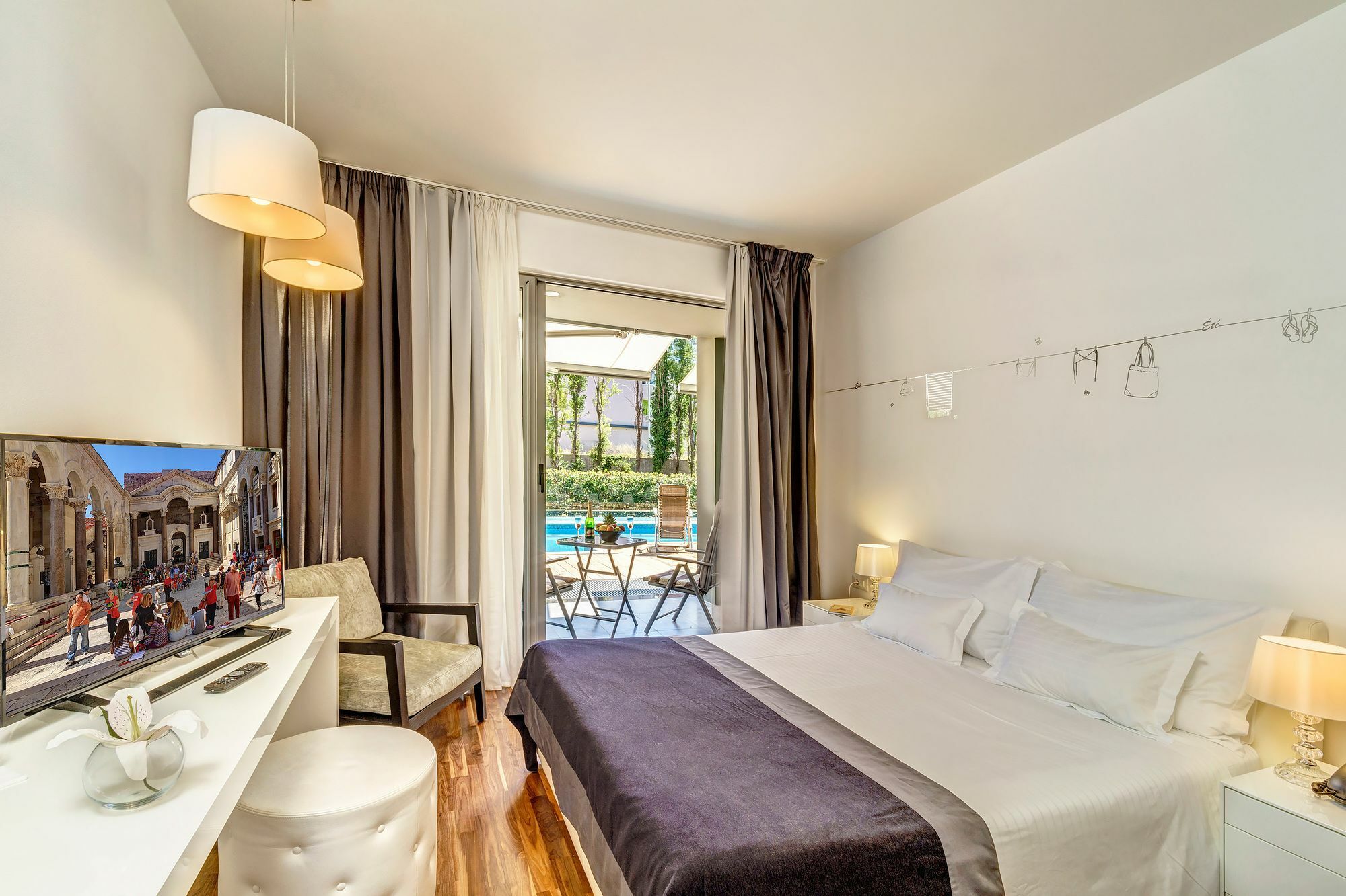 Acomodação com café da manhã  Oasis Life 4*