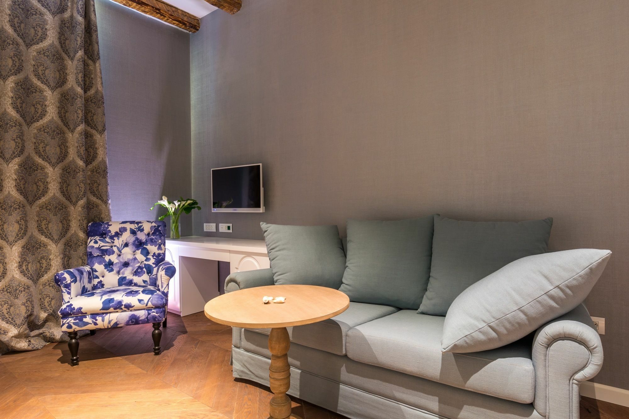Procurator 7 Luxury 4*