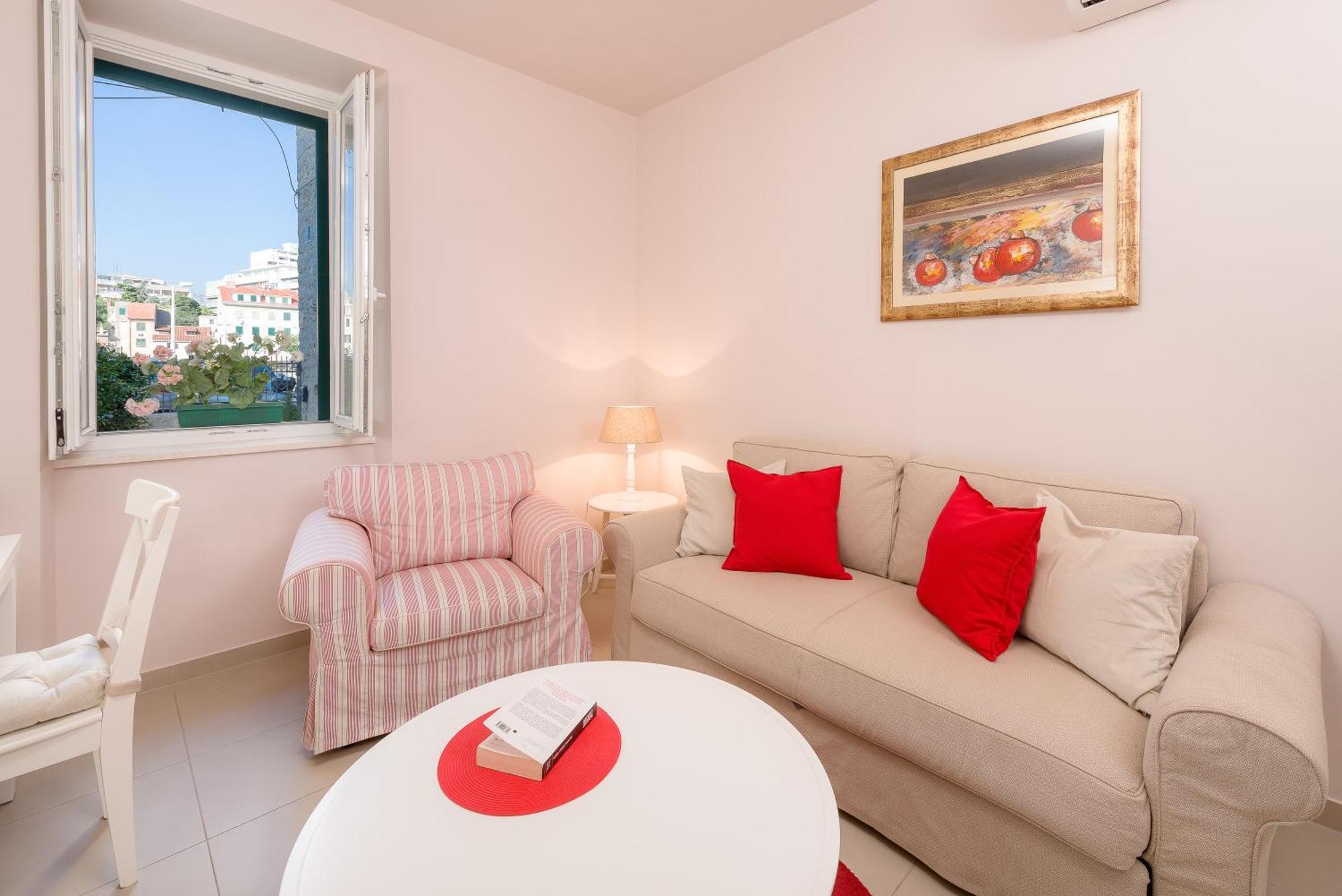 Ora Apartment
