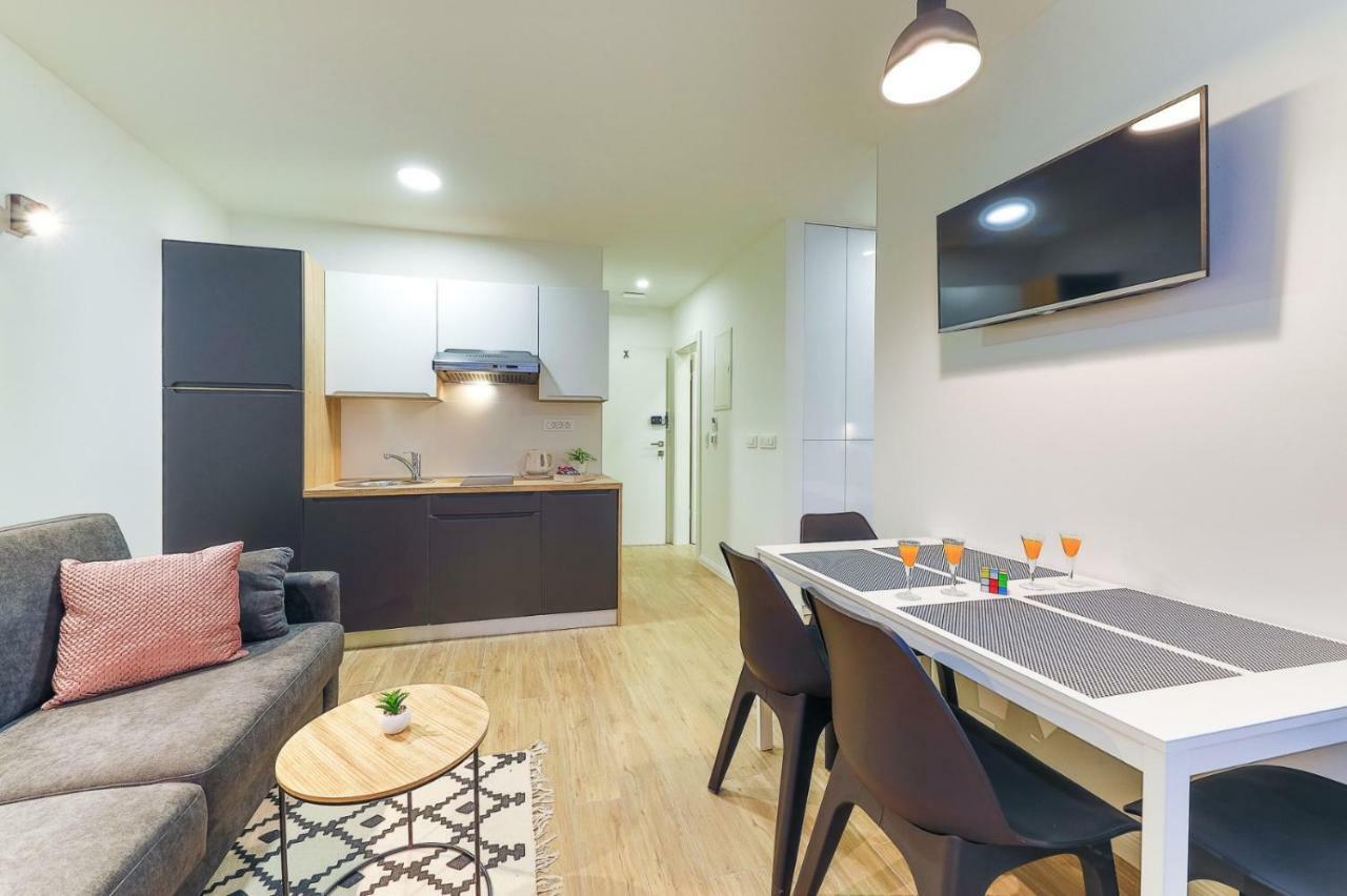 Onesta Apartment
