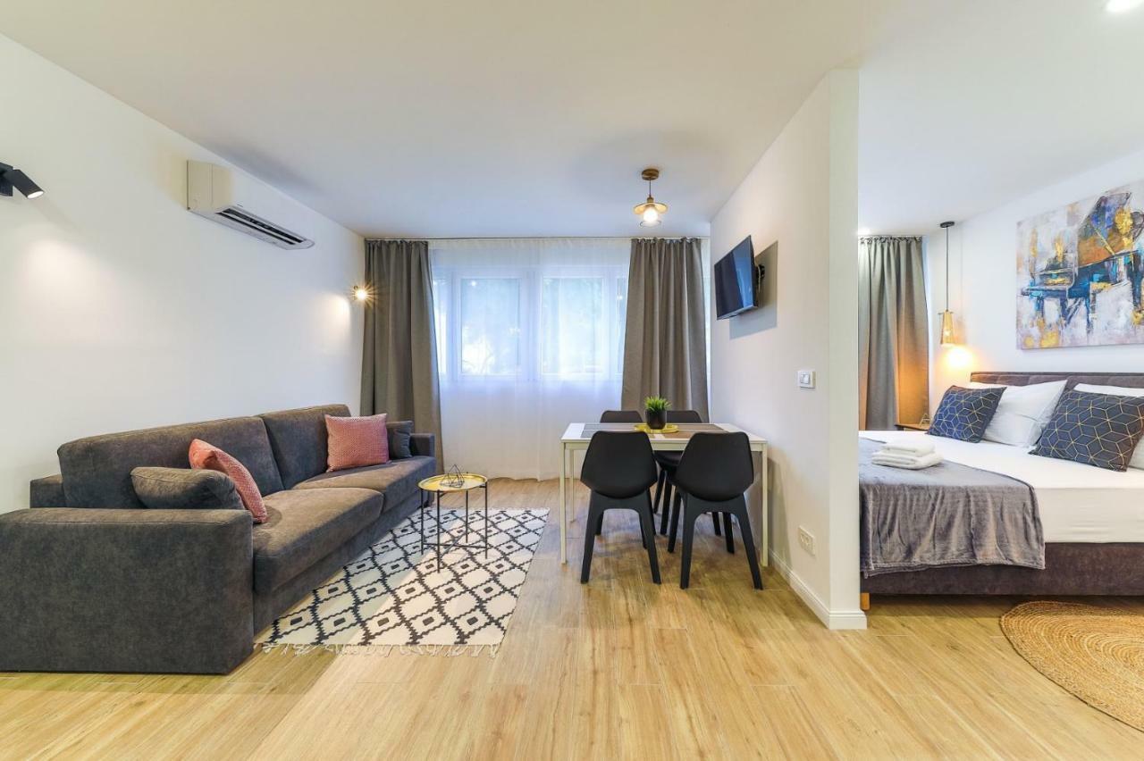 Onesta Apartment *