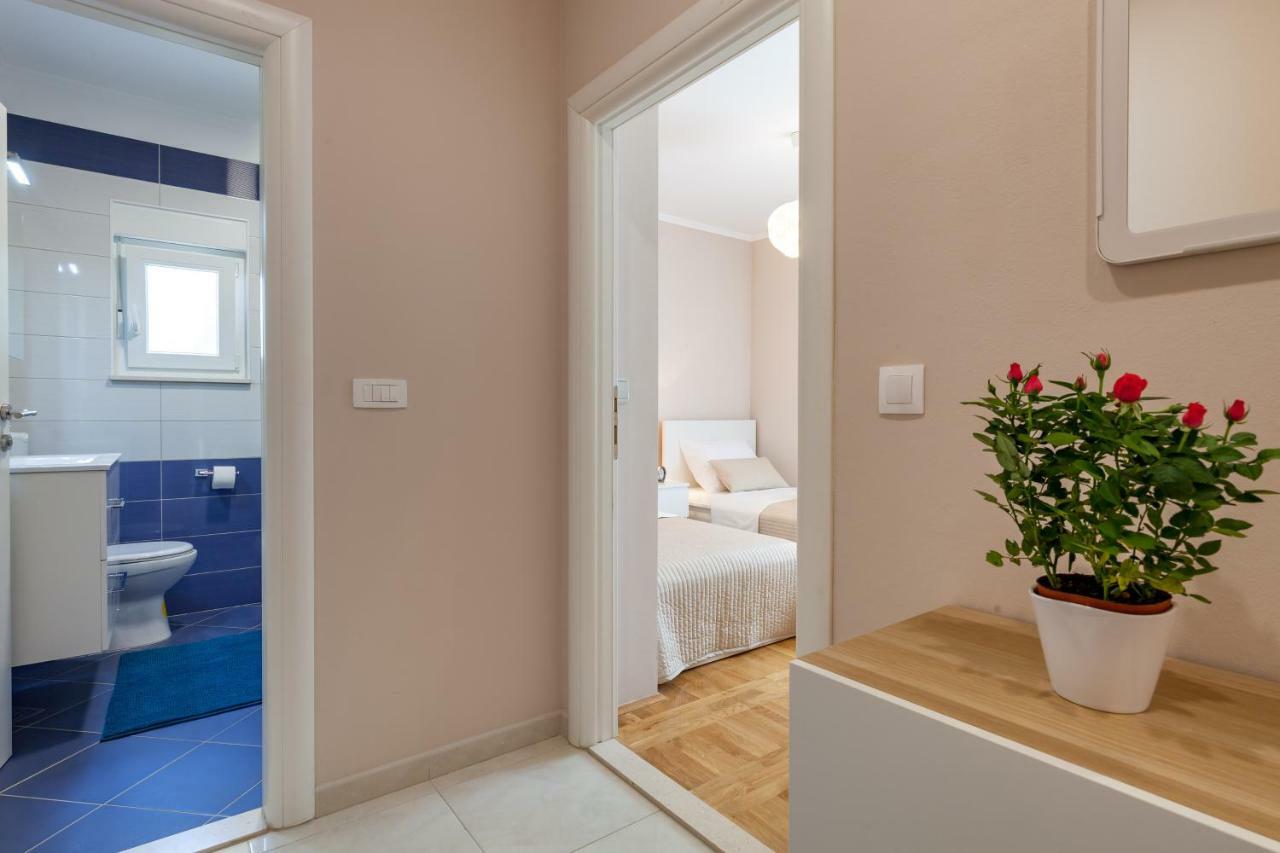 Happy Garden Apartment *
