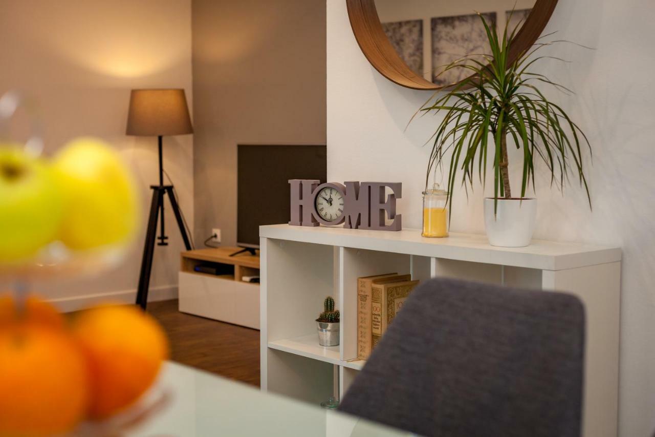 Happy Garden Apartment *