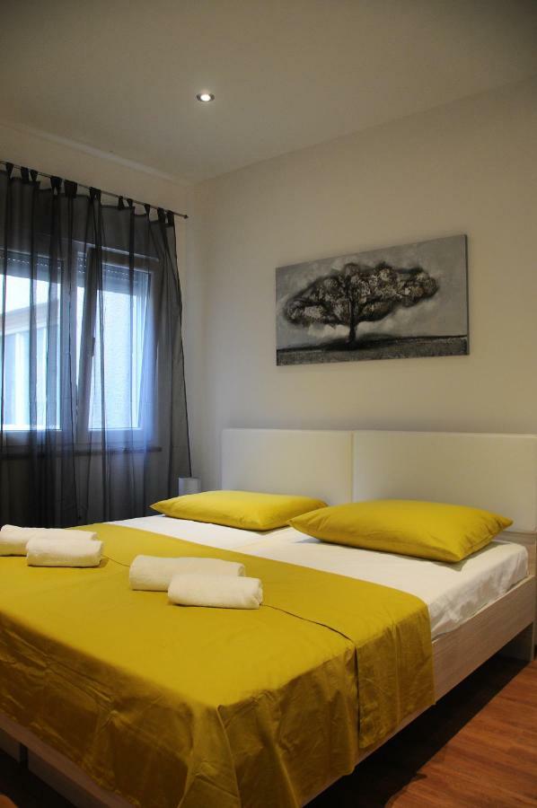 Aria With Private Parking Apartment