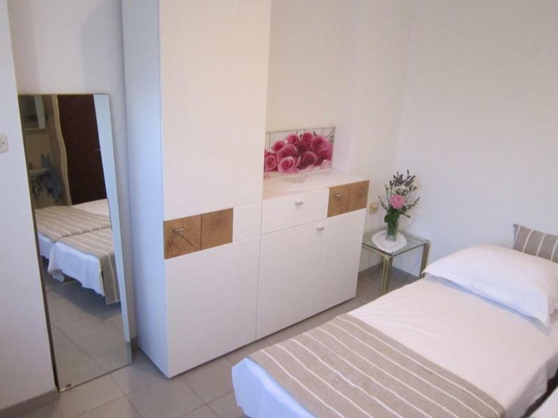 Apartment Studio Apartman Toni