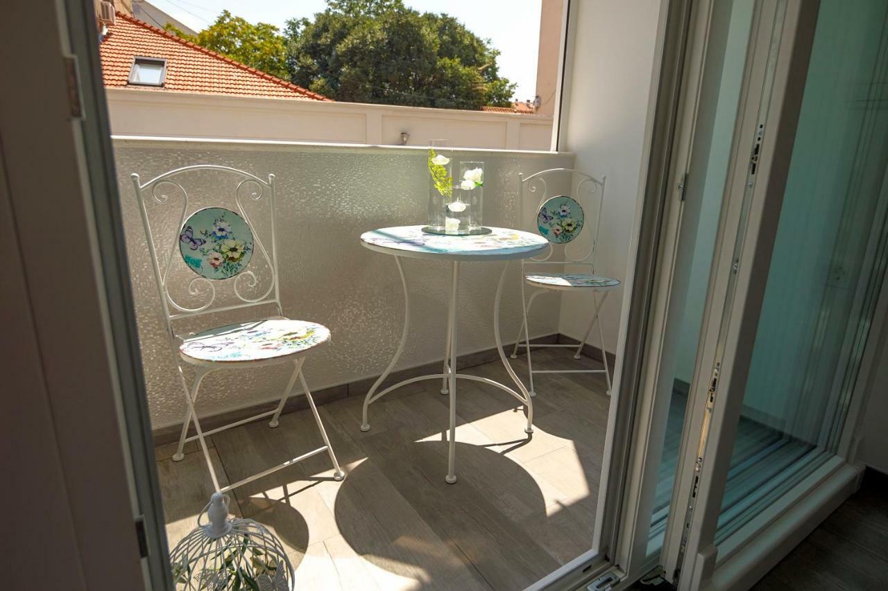 Rose Gold & With Balcony Guest house 3*
