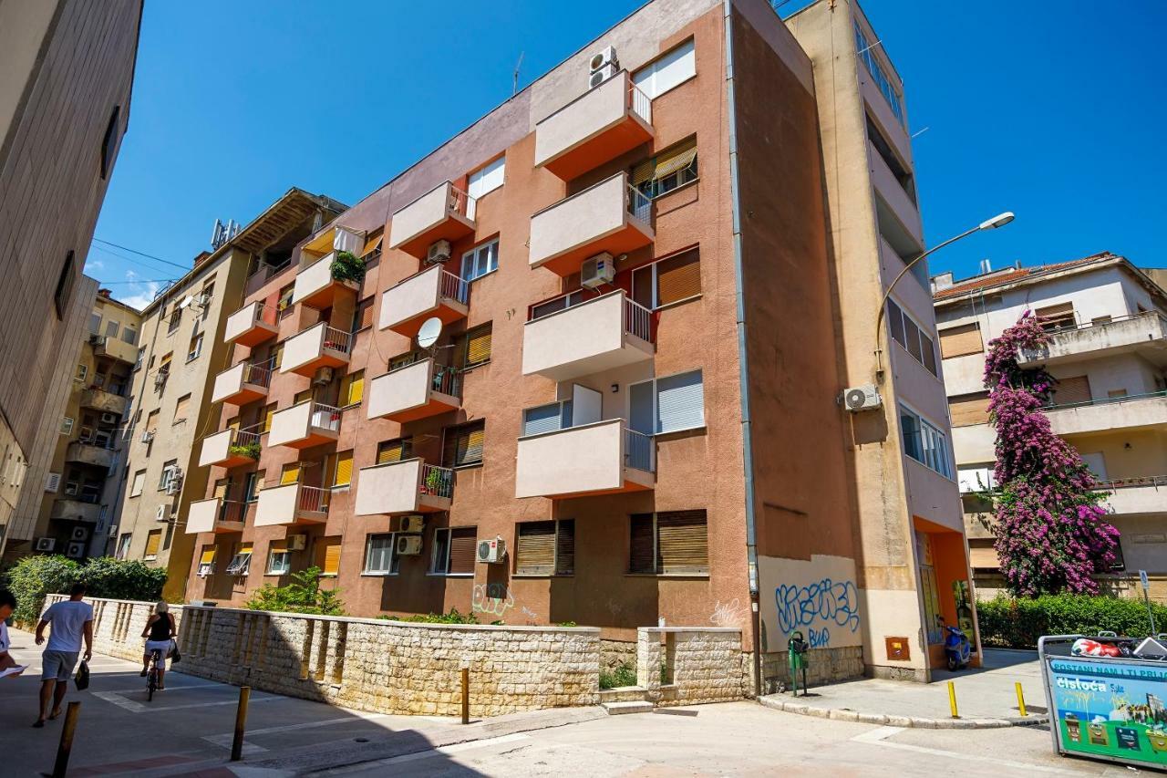 Rose Gold & With Balcony Guest house Split