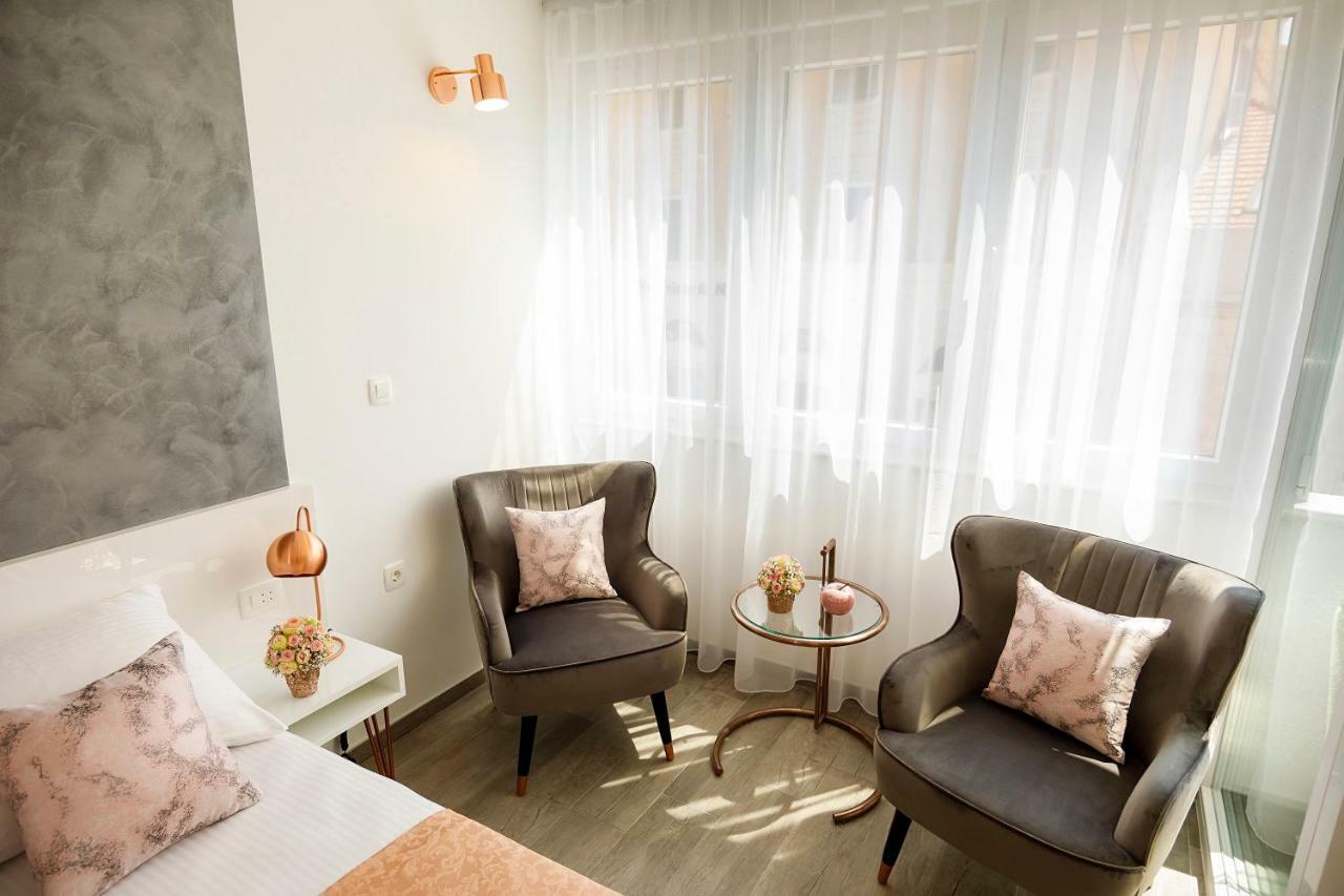 Rose Gold & With Balcony Guest house Split