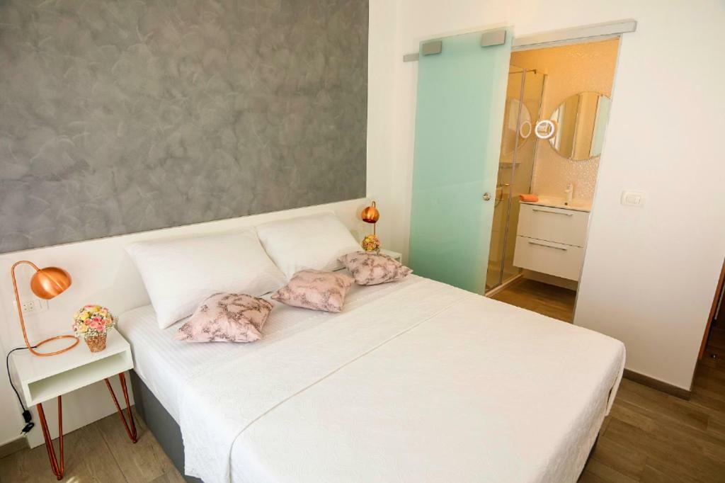 Guest house Rose Gold & With Balcony 3*