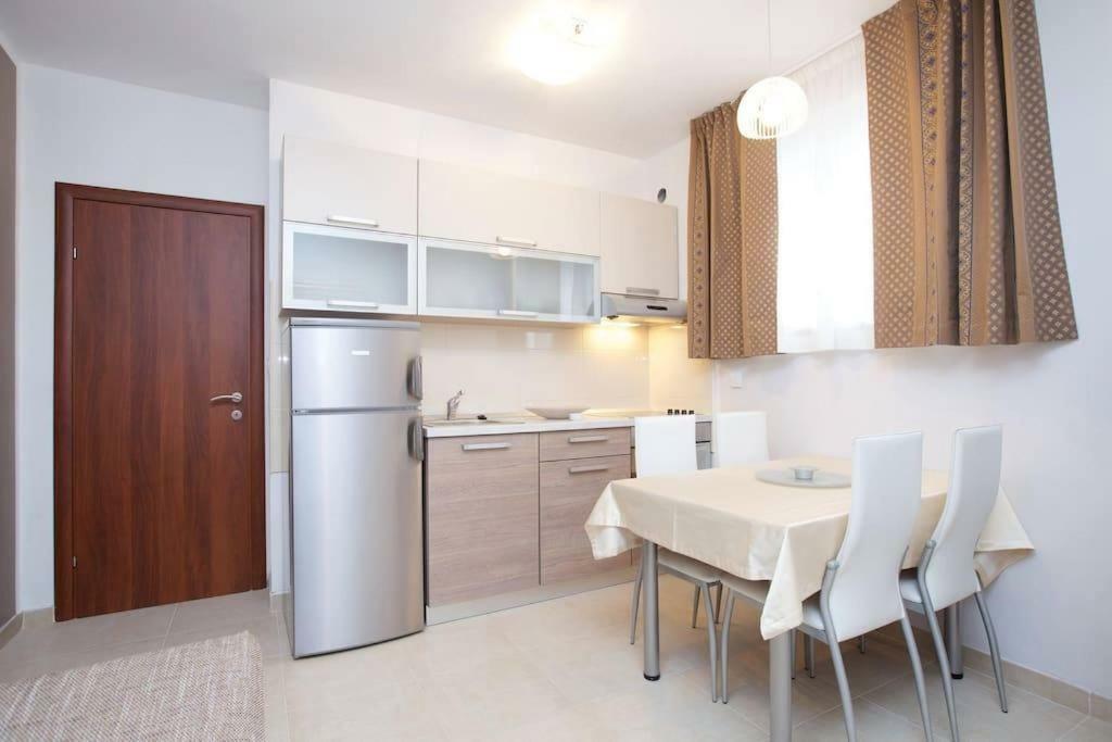 Apartman Bacvice Apartment