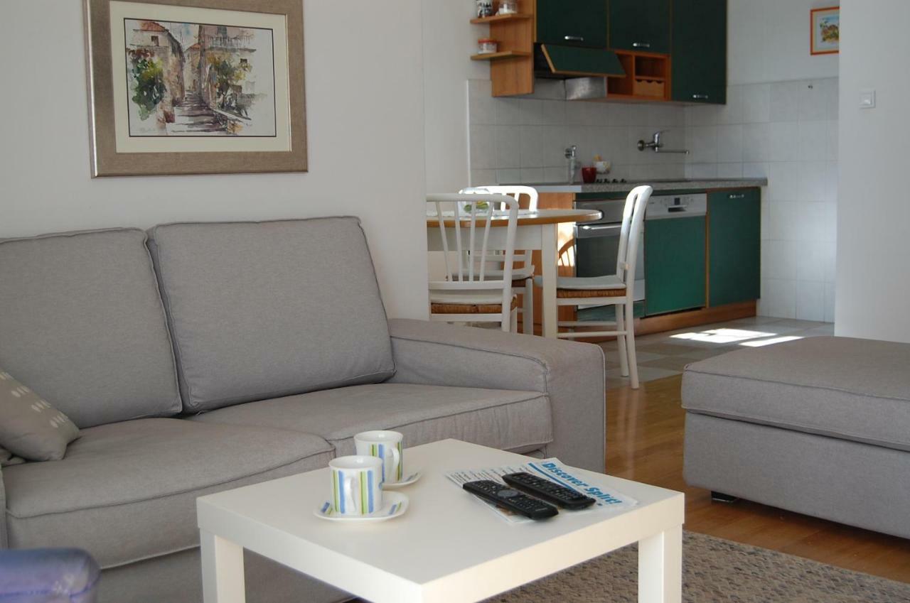 Definis Apartment Split