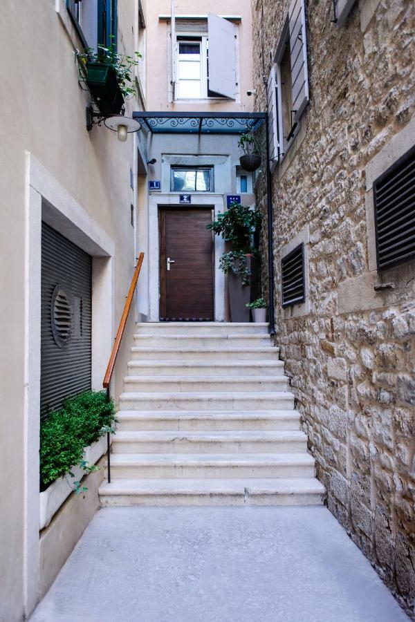 Grand Bedroom Aptm Palace Location * Split