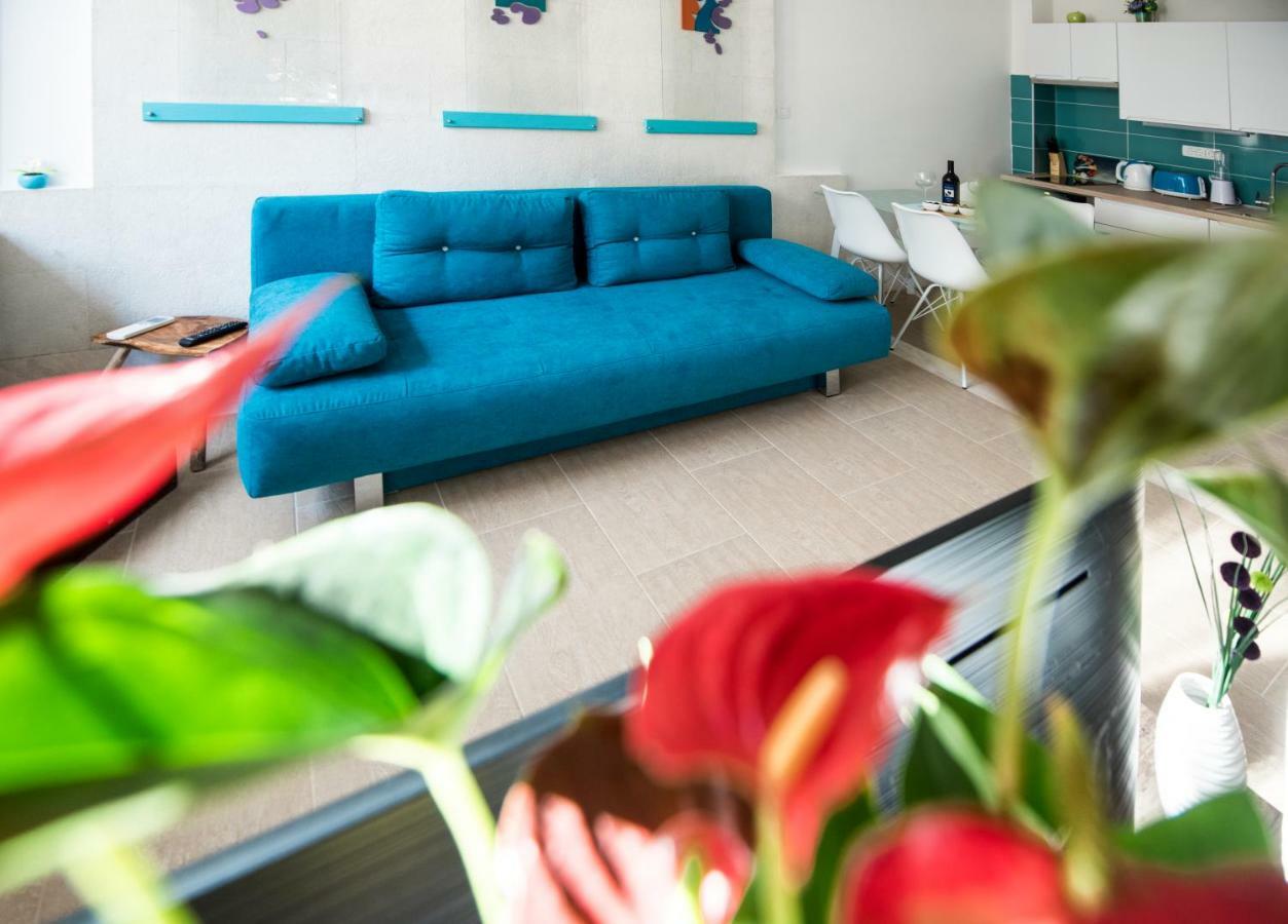 Ibis Your Cosy Oasis With Private Parking And Patio *