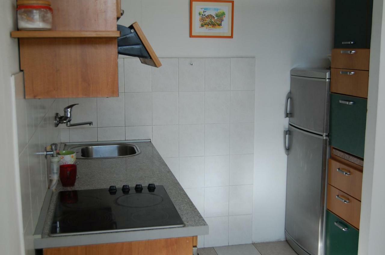 Apartment Definis