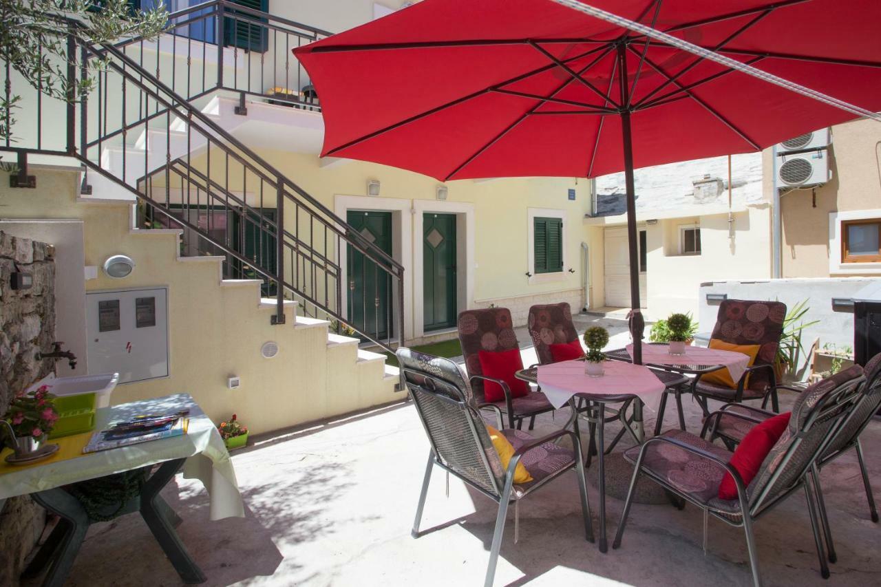 Central Old Town Guest house 3*