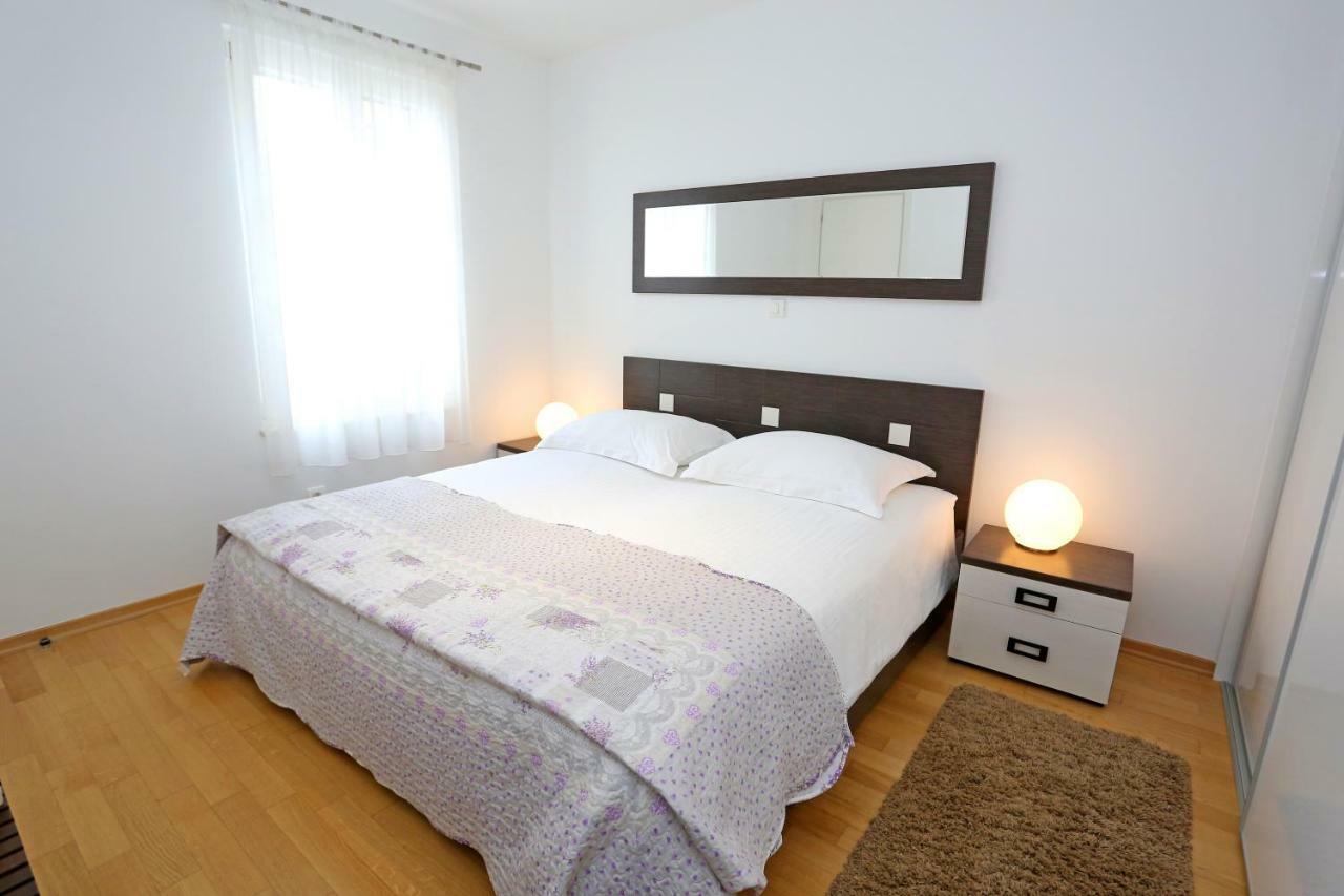 Luxury Apts Leone Centre