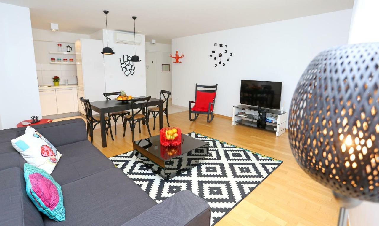 Luxury Apts Leone Centre Split