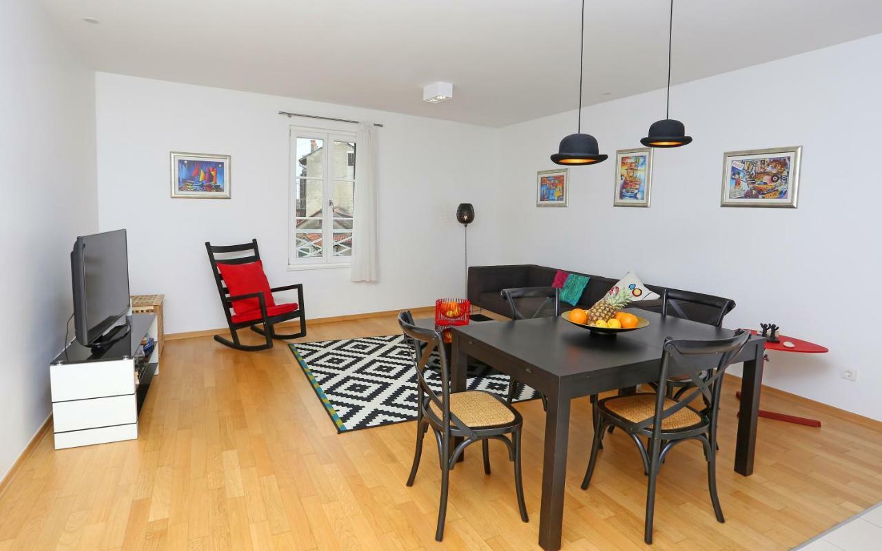 Apartment Luxury Apts Leone Centre *