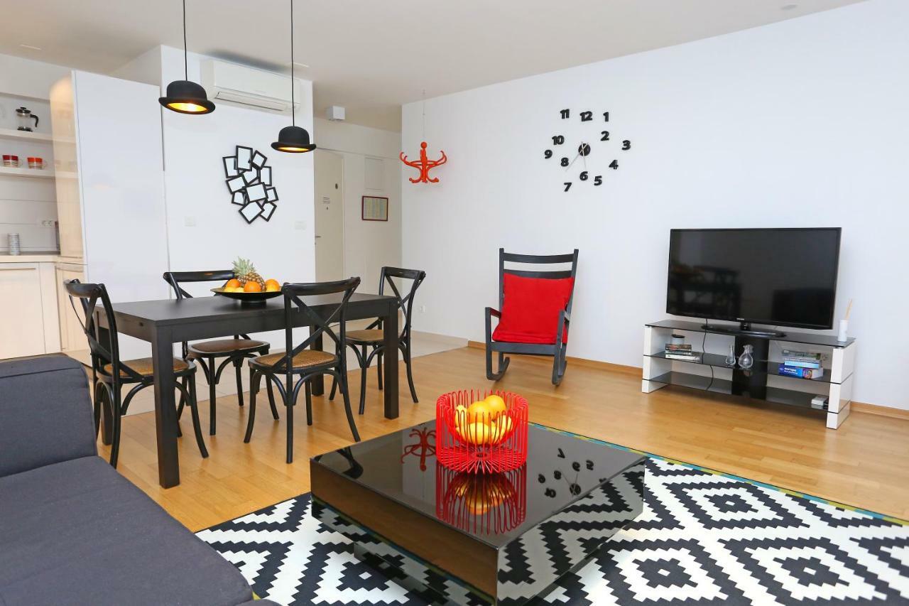 Luxury Apts Leone Centre Apartment