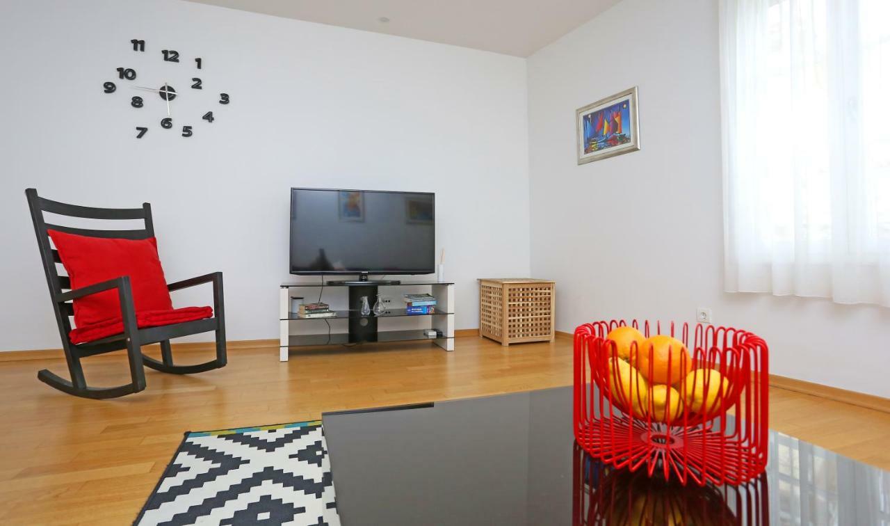 Luxury Apts Leone Centre Apartment