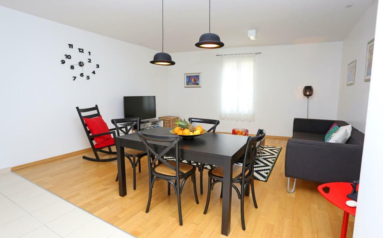 Apartment Luxury Apts Leone Centre