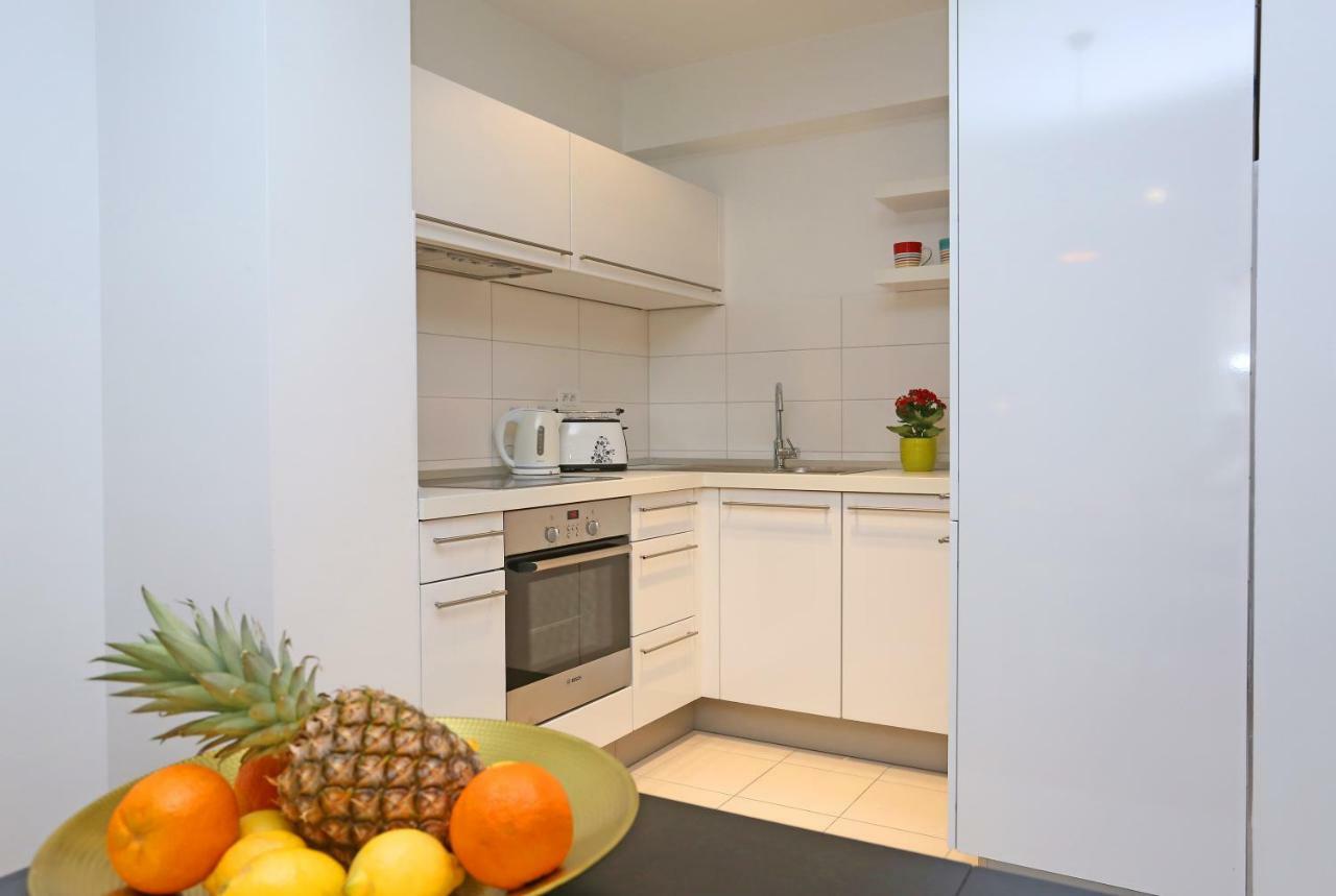 Luxury Apts Leone Centre *