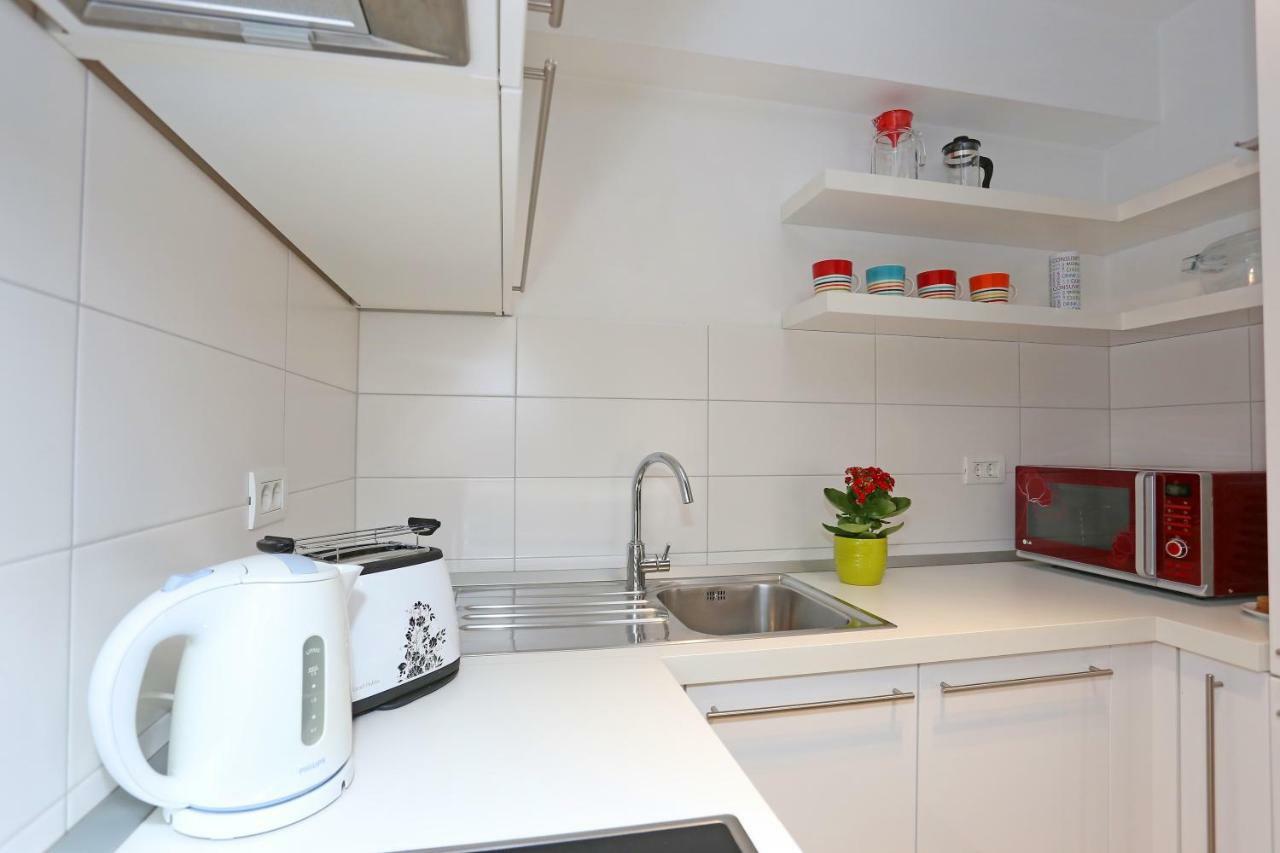 Luxury Apts Leone Centre *