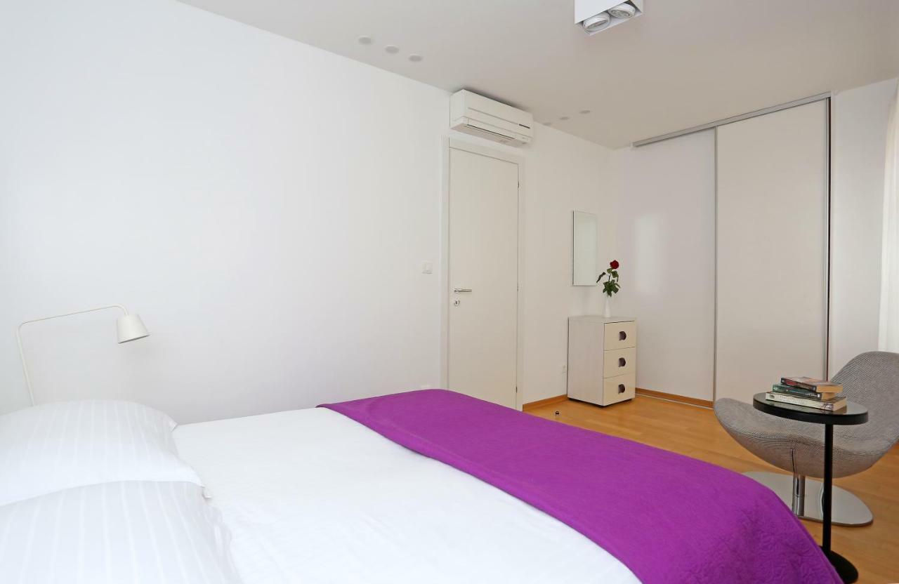 Apartment Luxury Apts Leone Centre *