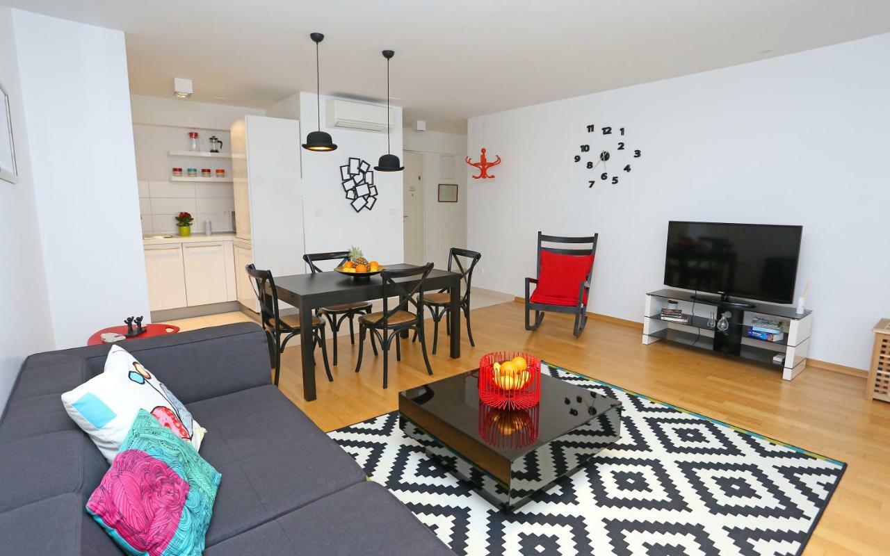 Luxury Apts Leone Centre *