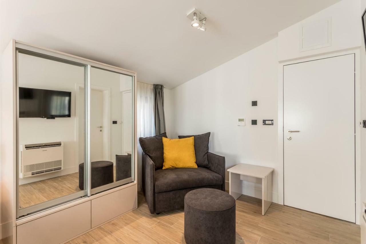 2nightstudios Gasthuis 4*