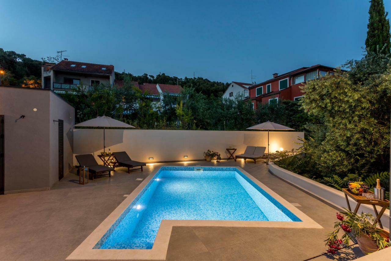 2nightstudios Gasthuis 4*