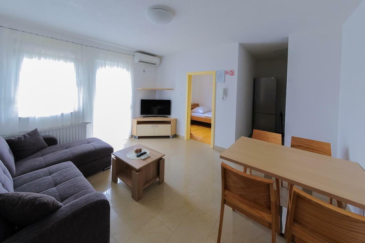 Apartment Anamarija *