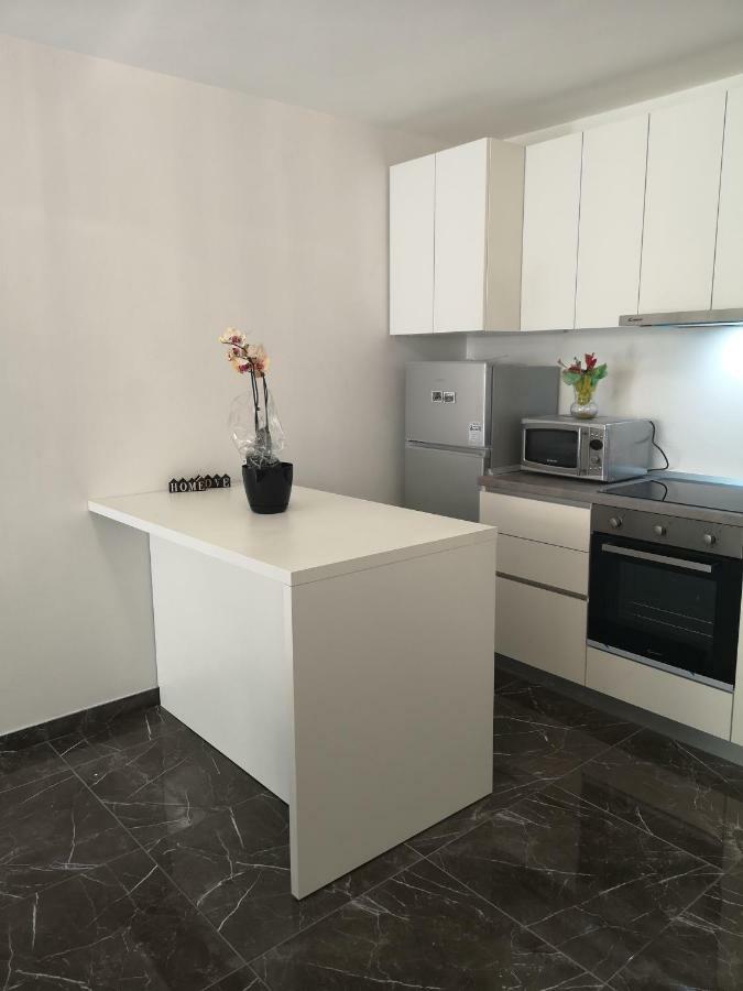 Sunny Paradise, Center Of Apartment *