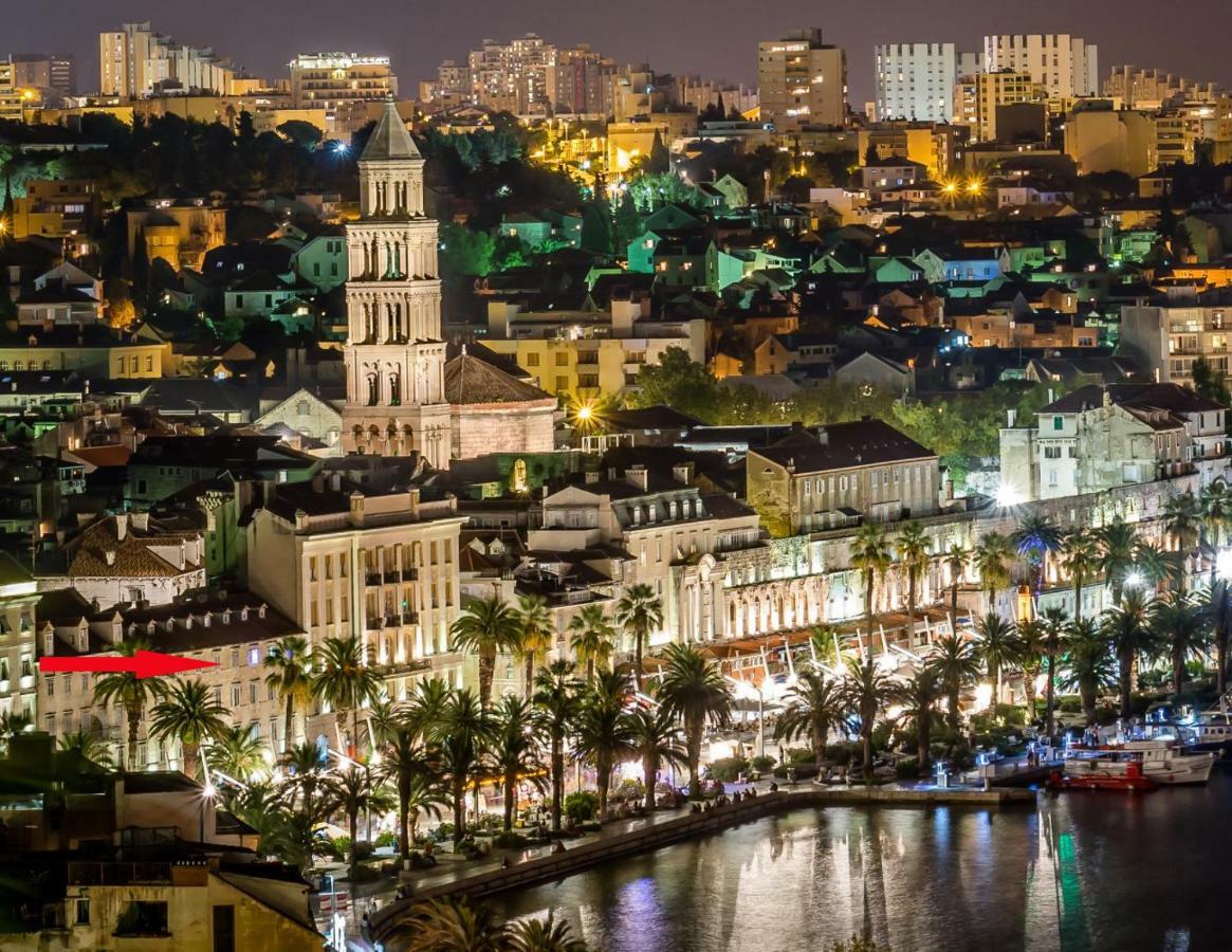 Luxury Riva With A Magnificient View Apartment